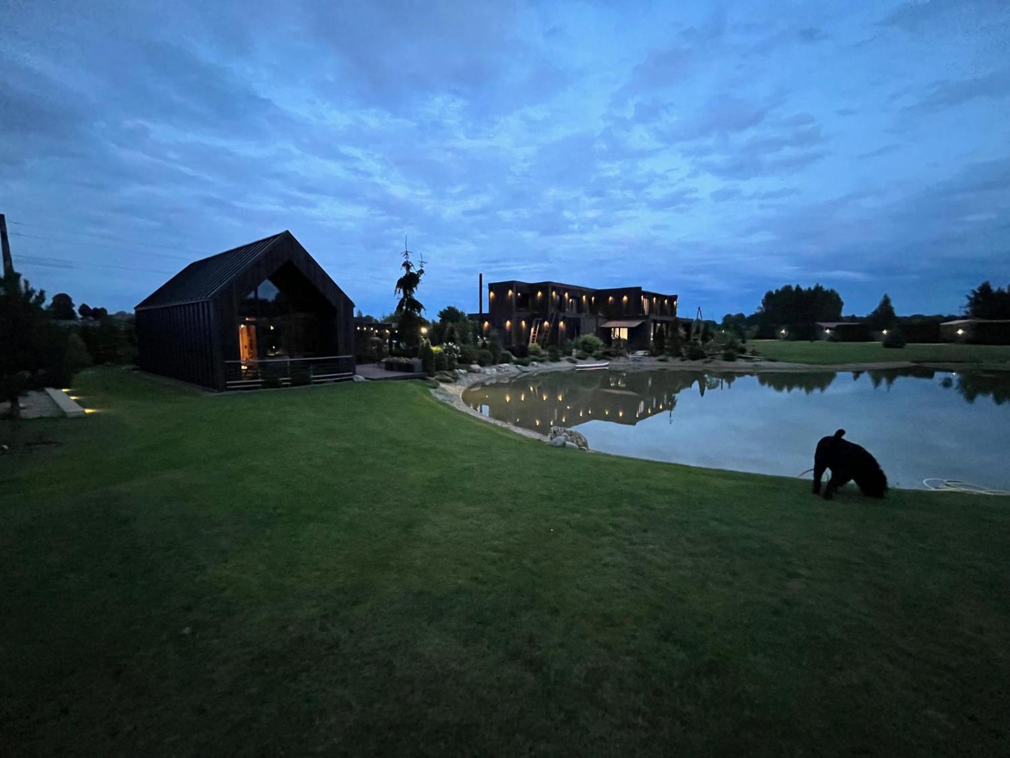 Black House- Garden Sauna Holiday home *