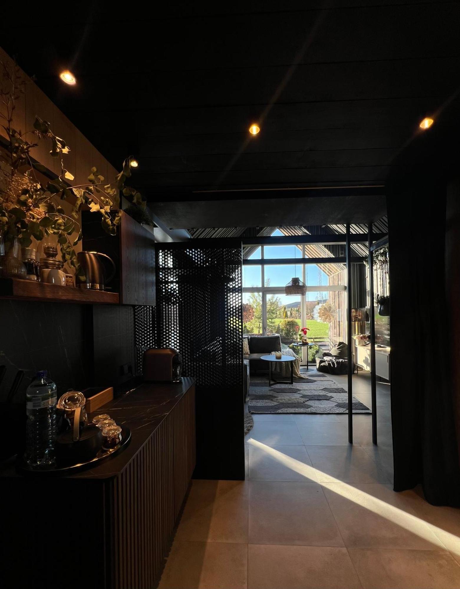 Black House- Garden Sauna Holiday home *