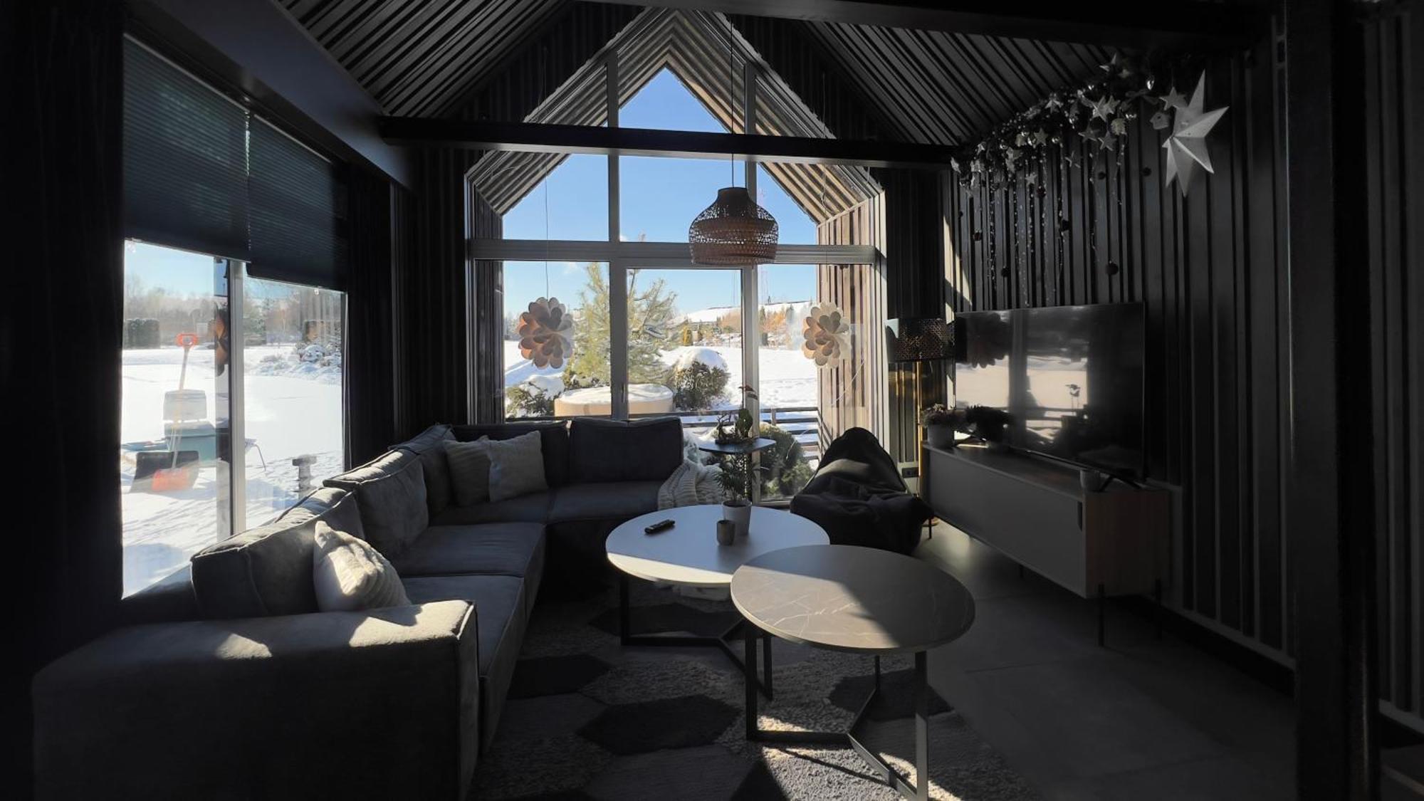 Black House- Garden Sauna Holiday home *
